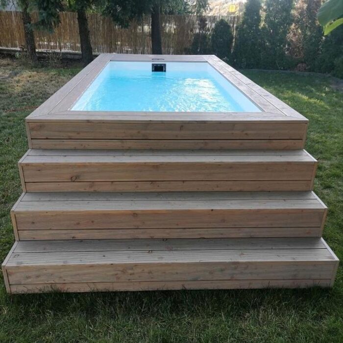 PISCINA CONTENEDOR CON REVESTIMIENTO DE MADERA