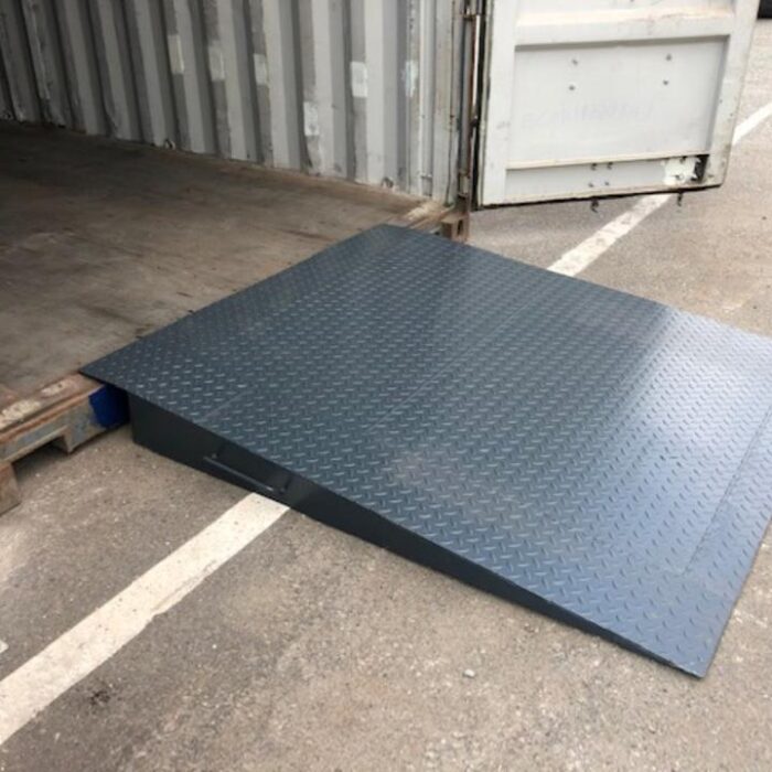 RAMPA DE CARGA PARA CONTENEDORES