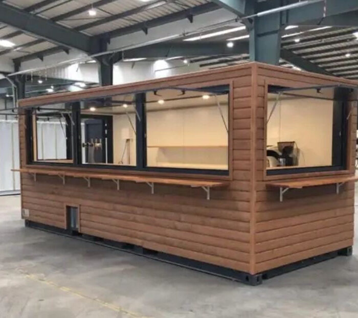 CONTENEDOR DE ENVÍO DE 20 PIES CONVERTIDO EN CAFETERÍA/BAR/SNACK BAR